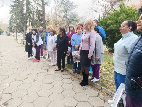   В МБАЛ “Д-р Иван Селимински”-Сливен - тържествен медицински съвет и поднасяне на венци пред паметника на патрона 