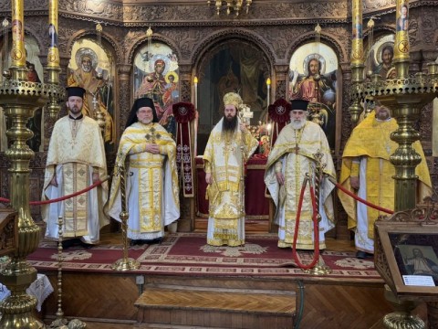 Архиерейска света Литургия в ямболския храм „Св. Николай Чудотворец